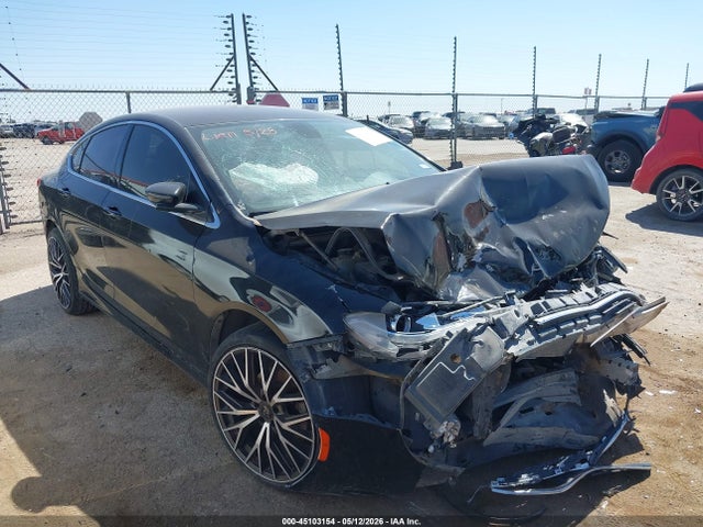 Salvage Chrysler 200 Image