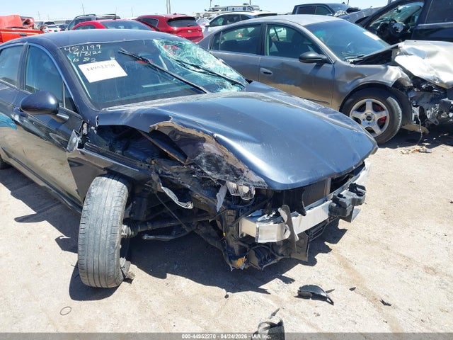 Kia K5 Lxs