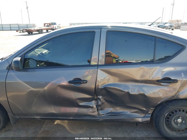 Nissan Versa 1.6 S+