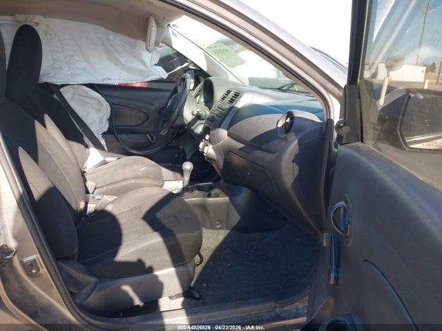 Nissan Versa 1.6 S+