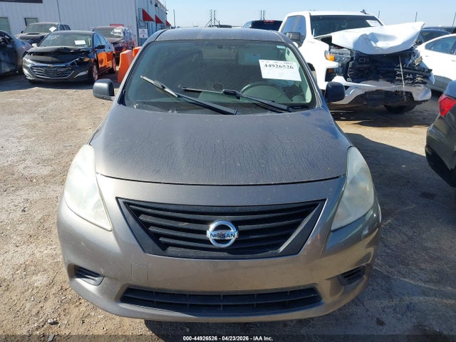 Nissan Versa 1.6 S+