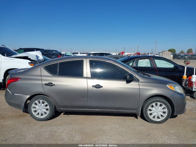 Nissan Versa 1.6 S+