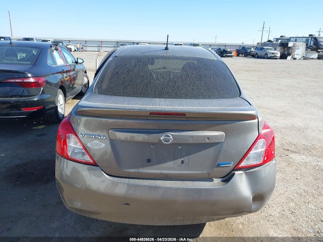 Nissan Versa 1.6 S+