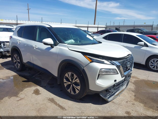 Salvage Nissan Rogue Image
