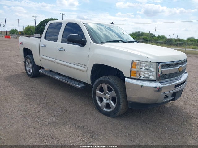 Salvage Chevrolet Silverado 1500 Image