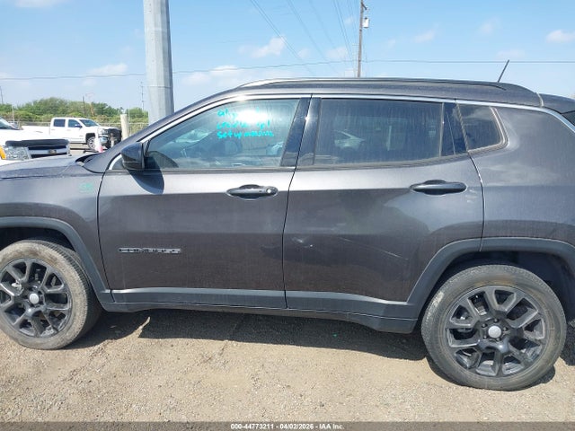 Jeep Compass Latitude Lux Fwd