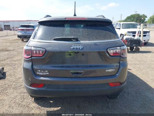 Jeep Compass Latitude Lux Fwd