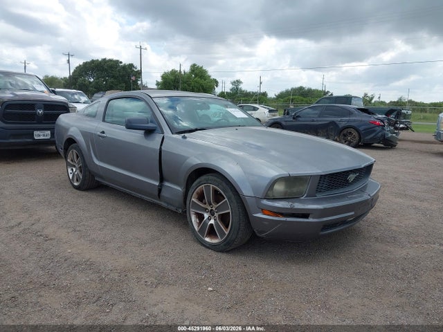 Salvage Ford Mustang Image