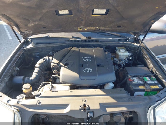 Toyota 4Runner Limited V6