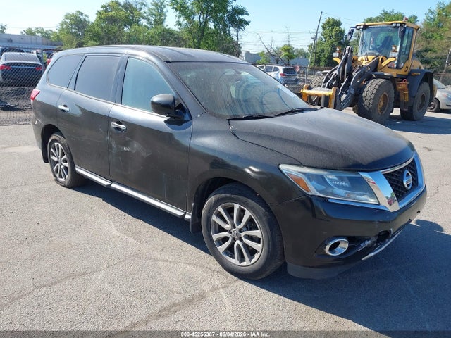 Salvage Nissan Pathfinder Image