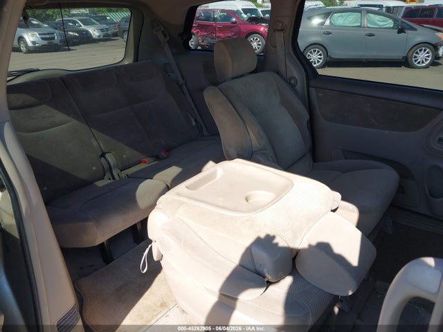 Toyota Sienna Le