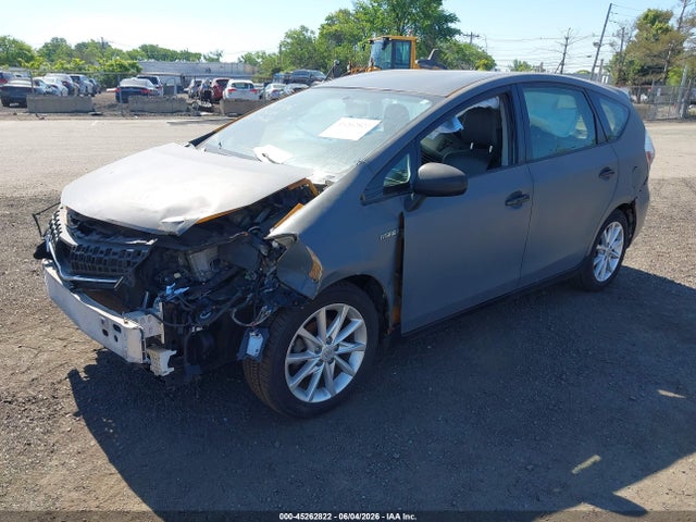 Toyota Prius v Five