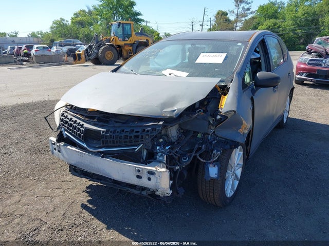 Toyota Prius v Five