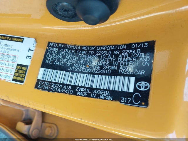 Toyota Prius v Five