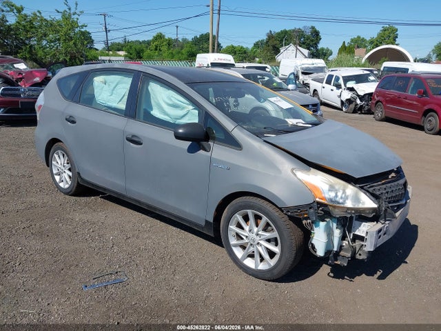 Salvage Toyota Prius v Image
