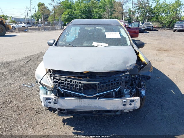 Toyota Prius v Five