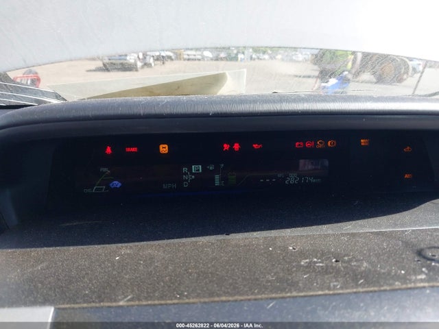 Toyota Prius v Five