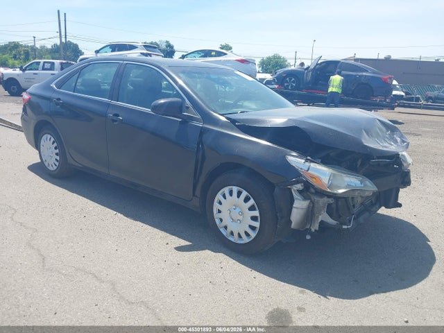 Salvage Toyota Camry Image
