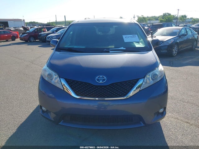 Toyota Sienna Xle Premium 8 Passenger