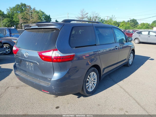Toyota Sienna Xle Premium 8 Passenger