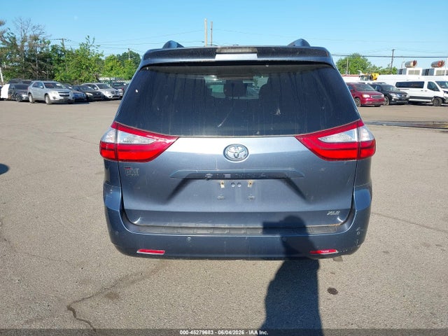 Toyota Sienna Xle Premium 8 Passenger