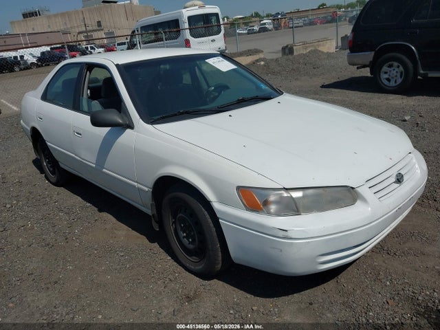 Salvage Toyota Camry Image