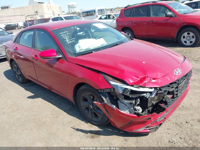 Salvage Hyundai ELANTRA Image