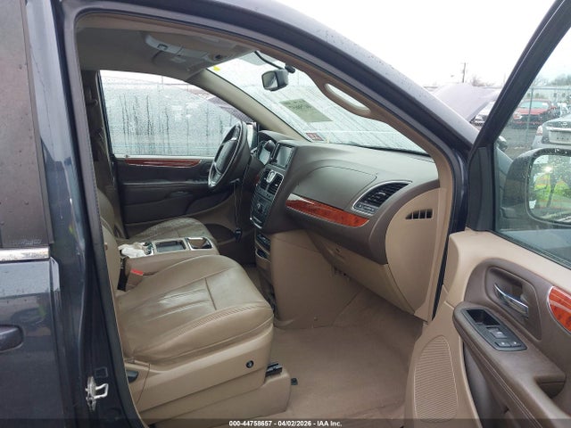 Chrysler Town & Country Touring