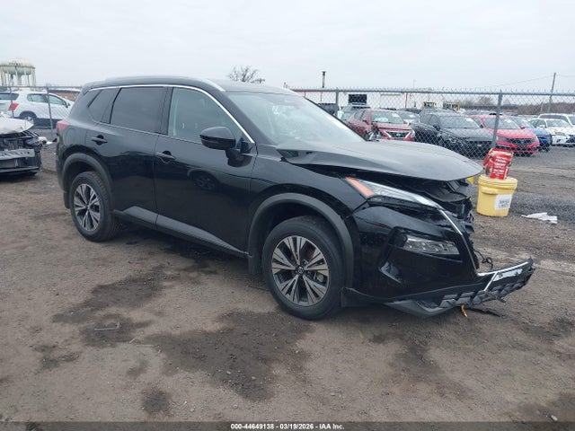 Salvage Nissan Rogue Image