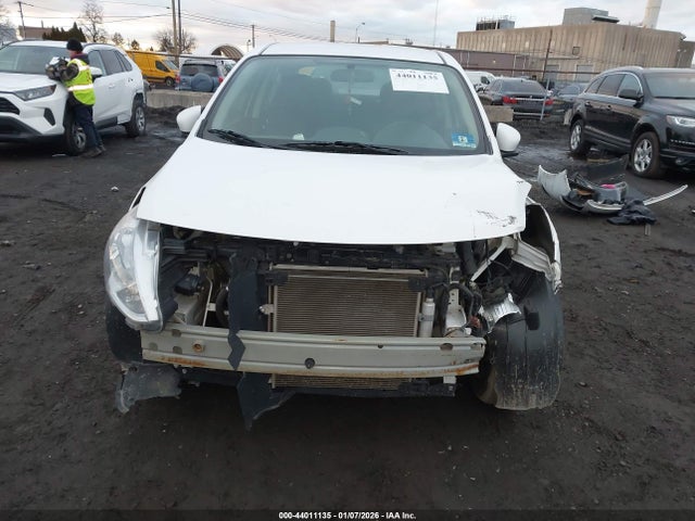 Nissan Versa 1.6 Sv