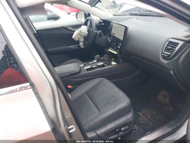 Lexus NX Premium