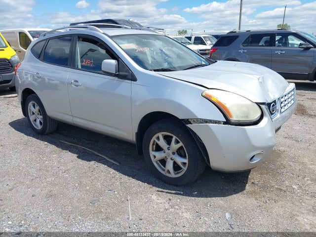 Salvage Nissan Rogue Image