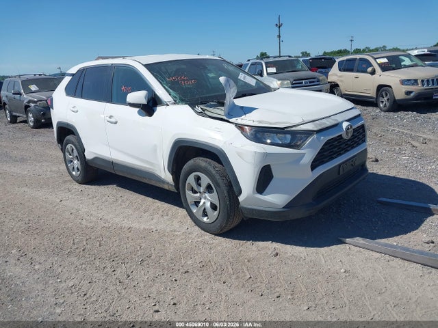 Salvage Toyota RAV4 Image