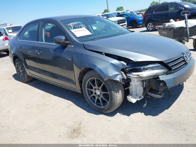 Salvage Volkswagen Jetta Image