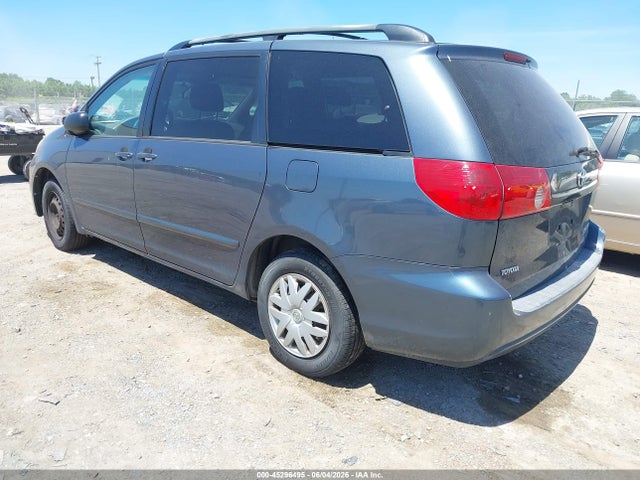 Toyota Sienna Le