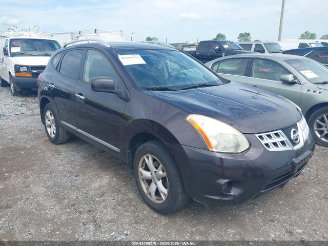 Salvage Nissan Rogue Image