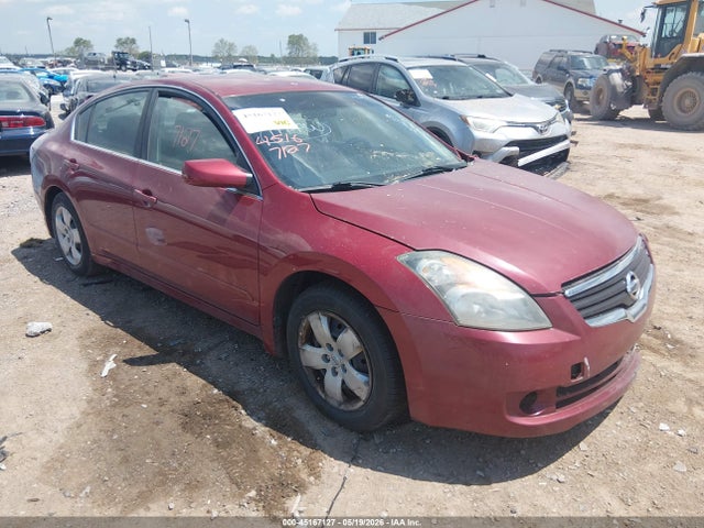 Salvage Nissan Altima Image