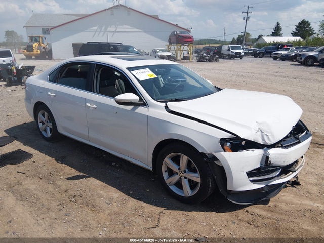 Salvage Volkswagen Passat Image
