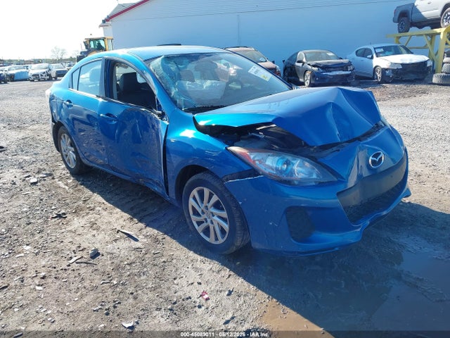 Salvage Mazda Mazda3 Image