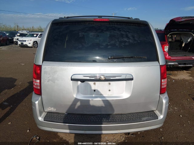 Chrysler Town & Country Touring