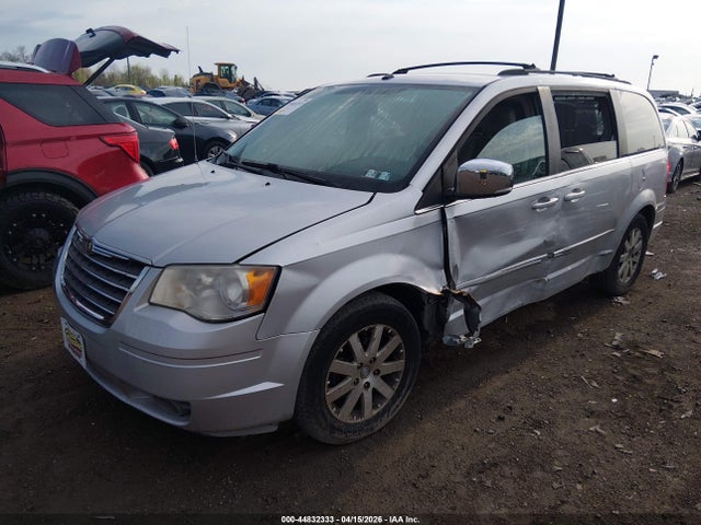 Chrysler Town & Country Touring