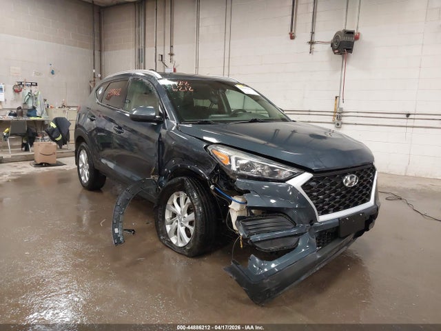 Salvage Hyundai TUCSON Image