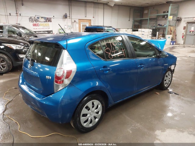 Toyota Prius c Two