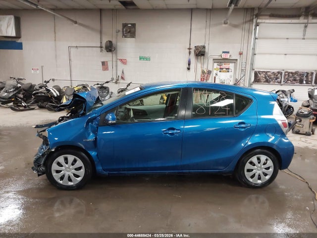 Toyota Prius c Two