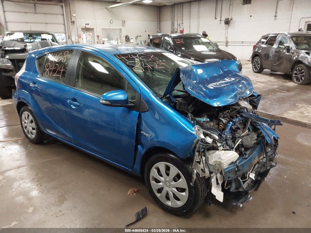 Salvage Toyota Prius c Image