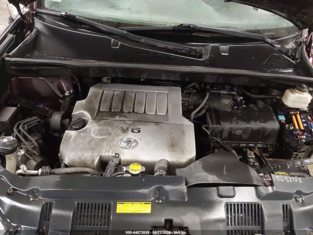 Toyota Highlander Base V6