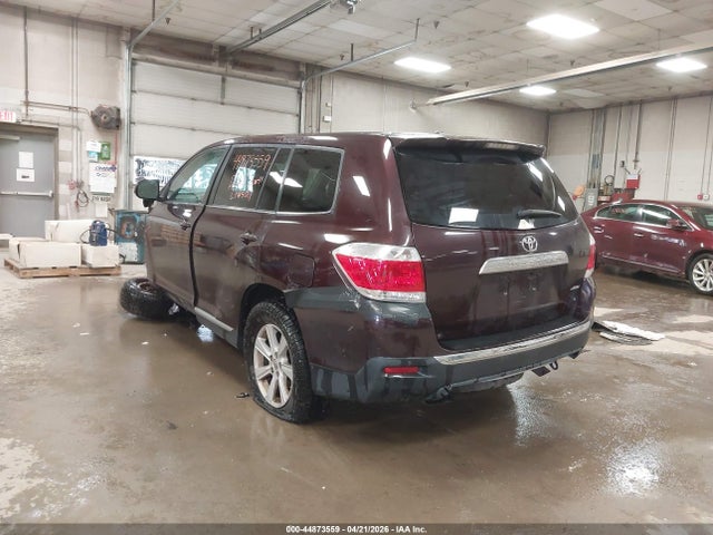 Toyota Highlander Base V6