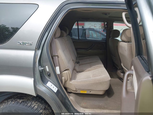 Toyota Sequoia Sr5 V8