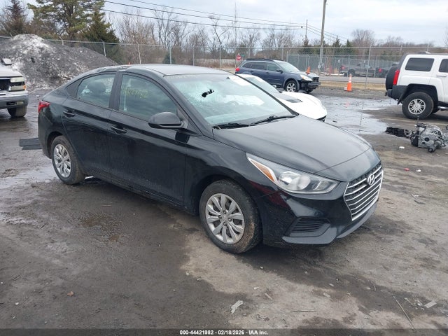 Salvage Hyundai ACCENT Image