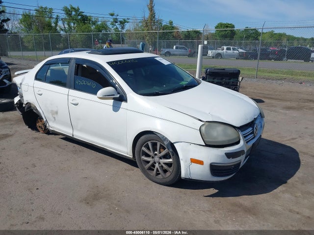 Salvage Volkswagen Jetta Image